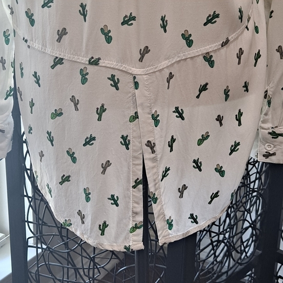Per Se Size Medium Cactus Print White Button Up Tunic Long Sleeve - Picture 6 of 11
